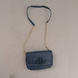 Tory burch crossbody bag gold chain, can be used as clutch